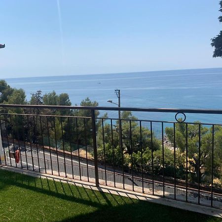 La Terrazza Nel Blu Apartment Империа Екстериор снимка